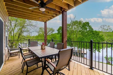 Brand New! Spectacular Lake Front Condo