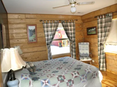 Lola's Place - Your Mountain Home Away from Home  OHV off street Parking