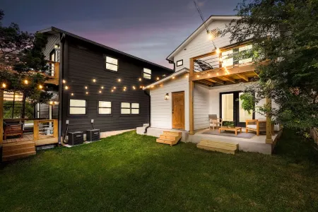 Couple's Lake View Getaway! - Kayaks, Paddle Boards + Pet Friendly - Отели рядом с достопримечательностью «Cranes Mill Marina»