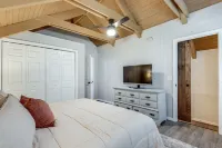Relaxing 3Br Cabin Retreat in Helen, GA – Perfect for Families & Couples - شرفة