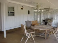 Servants' Cottage on 600 Acre Working Horse/Cattle Estate