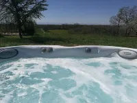 Roulotte et Spa, vue sur les Pyrénées à Puymaurin