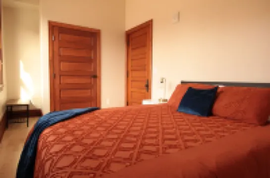 The Exchange 12 | Historic Bldg, 1 BR ADA, Dwntwn