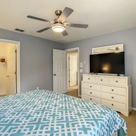 6 Bedrooms. Private South Facing Swimming Pool. BBQ