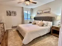 Cozy, Modern Lakeside Condo