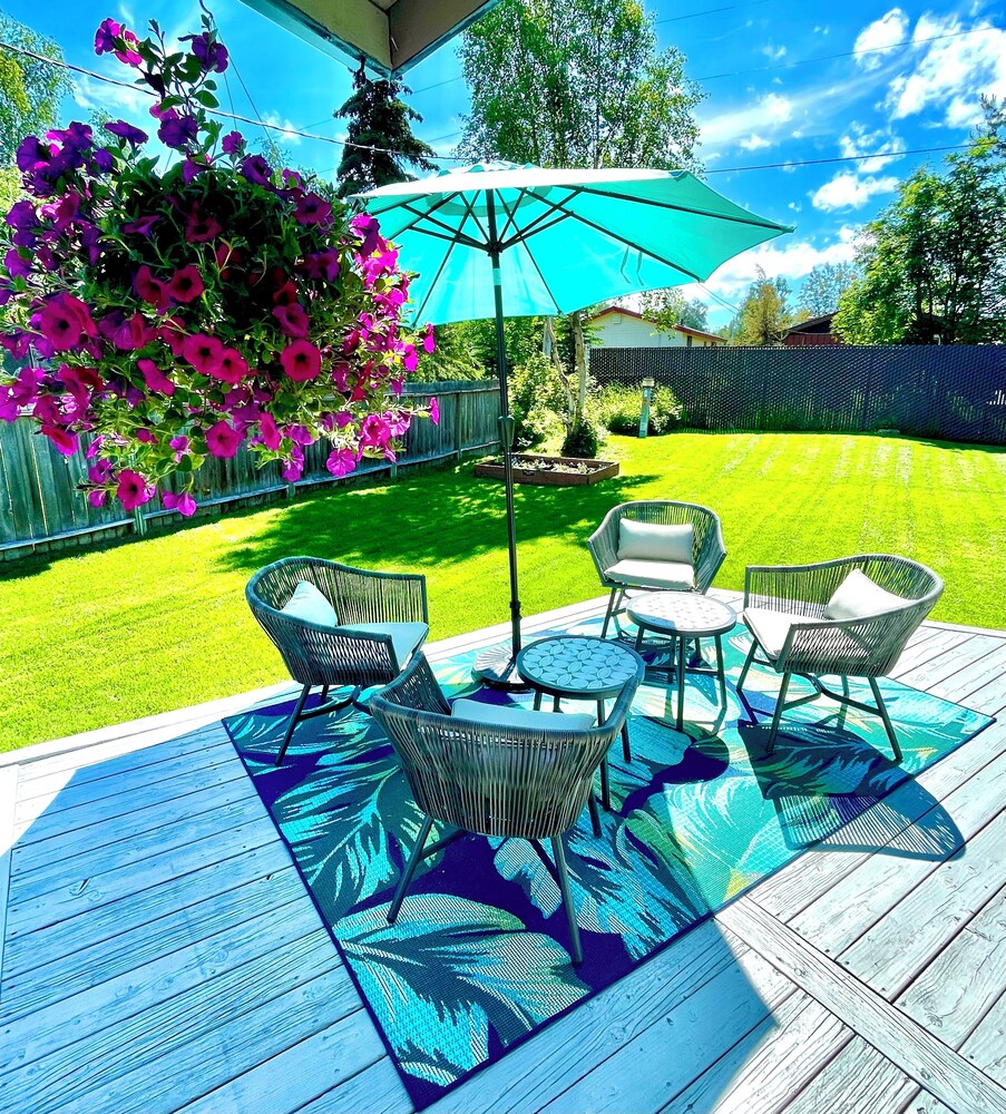 Entire home remodeled & 1 mile to Kenai River & 1/2 block to Peninsula Hospital Hotels in Soldotna