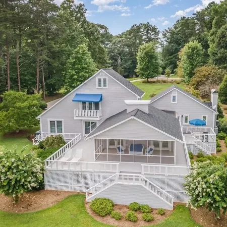 Relaxing Lakefront Home with Brand New Dock and Immaculate Vibes