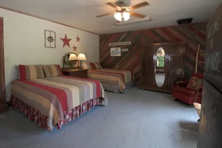 FarmHouse on the Creek near Parks & Winery