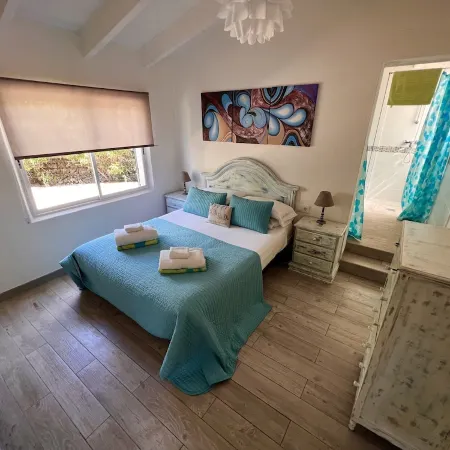 Modern Beach Style Villa, Close To Beach, Restos & Shops, Big Pool, Renovated.