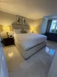 Suite on the Beach, Classy, Large Patio