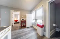 Cozy Home Close to Cuyahoga, Portage Lakes, University, and Hospital