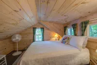 Cozy 100-year-old Maine camp, steps to Little Sebago Lake