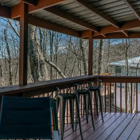 Cozy Treehouse steps from Beech Mtn ski resort, Restaurants, Trails and Fishing!