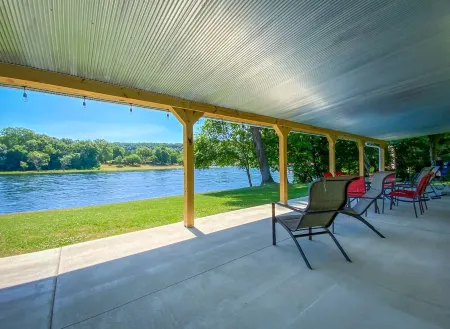 Special Winter Rates! the White River at Your Doorstep with New Private Dock