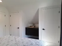 The "ATTIC" at Westchester 1 bed apartment โรงแรมใน