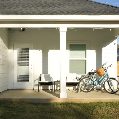 Walk to the Beach & Comes with Two Bikes! Fully Fenced in Back Yard!
