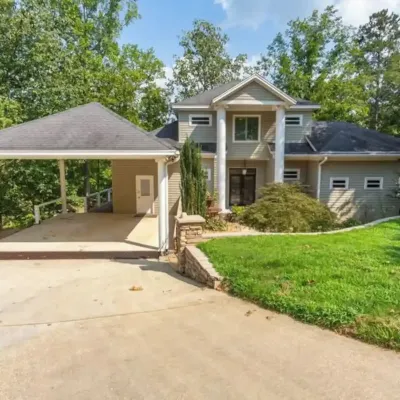 Doodle Days at Lake Jordan Sleeps 18 with a Pool!