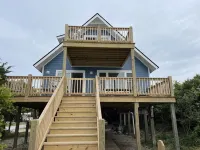 Emerald Isle, NC!  Sound Front Cottage - 3 minute walk to beach!!