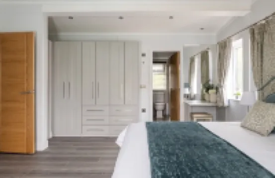 Luxurious 3 bed Lodge with private hot tub close to city of Cambridge