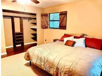 8 min from WEC! Adorable 2BR home with pool Hotels in Marion County