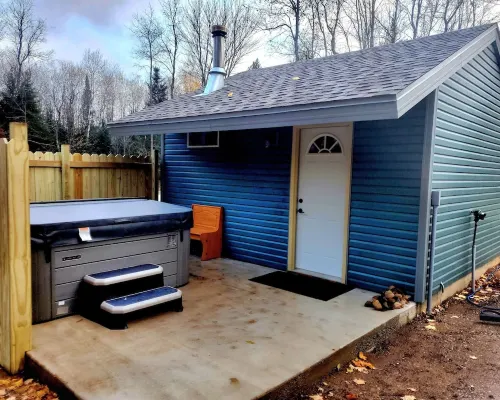 Cozy Northwoods Mini Cabin..... SAUNA/HOT TUB ATV/SNOWMOBILE TRAILS Hotels in Forest County