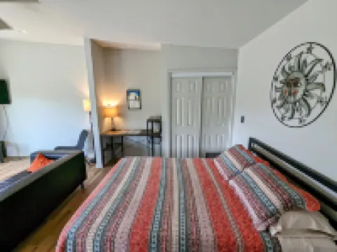 Sunsets over the mountains! Deer grazing daily! A truly pastoral setting!