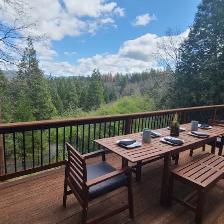 Forest View Cabin - 4 Br, Family & Pet-Friendly, AC, Game Area, & Close Hiking