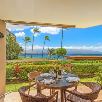 OCEANFRONT Spectacular 60 ft to the water, Recently Re-modeled! HDTV,WiFi,AC