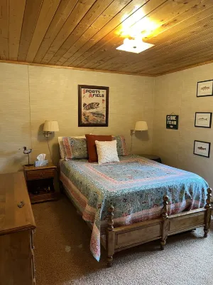 Cozy Mountain House convenient to all activities.