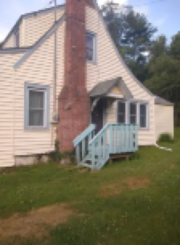 5 minutes from original Woodstock site.