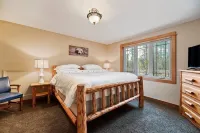 CJ's Lakeview Cabin HotTub Spotless! GameRoom Parking Stocked Kitchen