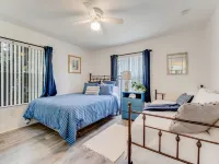 Snowbird Special-Large Comfy Stay Pets Welcome w/Parking Trailers/Bikes/Boats Hotels in Edgewater