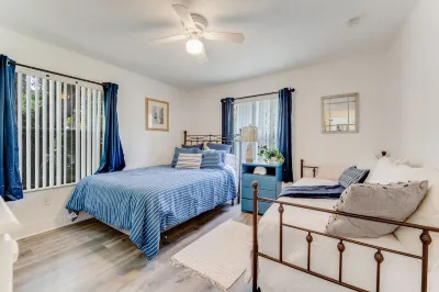 July-Aug Special! Comfy House for All Events! Extra Parking Trailers/Bikes/Boats Hotels near Moreno RV Sales