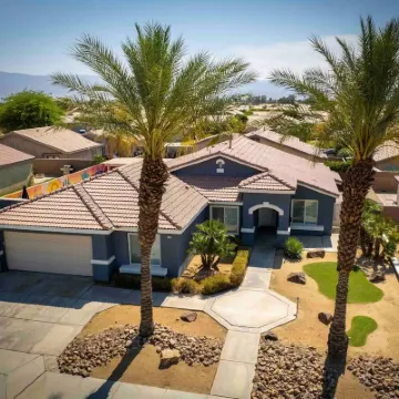 Close to Bnp Paribas Open•Private Saltwater Pool & Spa•Free Spa Heat•King Beds