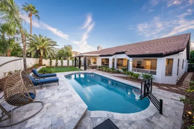 Modern Contemporary Showpiece w/Pool, Hot Tub, & Game Room!
