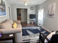 Cozy 2 bedroom house.within a hour to Lakes, Music venues, Historic Frankenmuth Hotels in White Lake charter Township