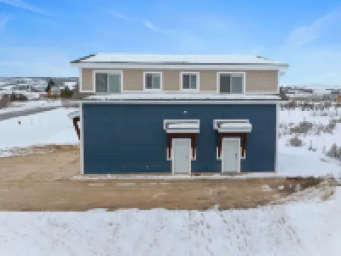 Bear Lake Cabin Sleeps 12! Game Room! Plenty of Parking for Cars and Toys!