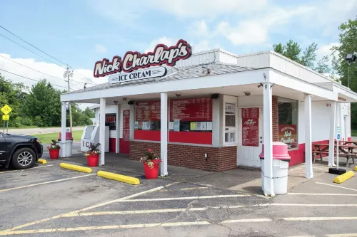 Lakeside Vibe- Brand new Hotels in Evans