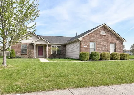 NEW! Stylish Ranch near Grand Park/ Westfield w/ all the Extras! Sleeps 10!