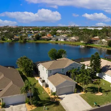 Waterview! 5 Bedrooms! 10 minutes to Fort Myers Beach!