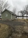 Cozy lake cabin on Lake Traverse.