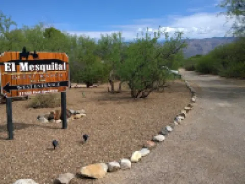 Home on 10.5 Acre Authentic Guest Ranch with Full Kitchen and Huge Private Yard! 丹戈豪園酒店