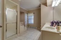 Spacious Peaceful Get-Away with a barn to host Events!