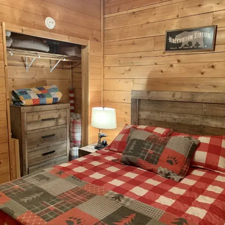 Bear Claw Cove #2 Pet Friendly/HotTub/ Bicycles/Kayaks