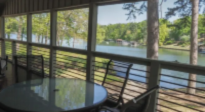Copper Porch Cottage on Lake Hamilton, Fire Pit, Fishing Dock, Boat Ramp, Views!