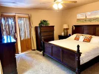 Peaceful desert Oasis, pool & spa! Pets welcome, golf, hiking, riding, dining.