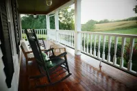 Willow Pond Nashville, A Private Luxury Five-Star Farmhouse Great for Lg Groups!