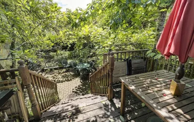 Victorian House, Downtown NW, 3Baths, Deck, Patio, Garden, Reunions, Families 더 메이즈 앳 더 펌프킨 패치 주변 호텔