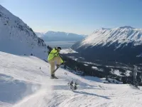 Awesome Fully Furnished Ski Chalet for 6 is Close to Slopes!