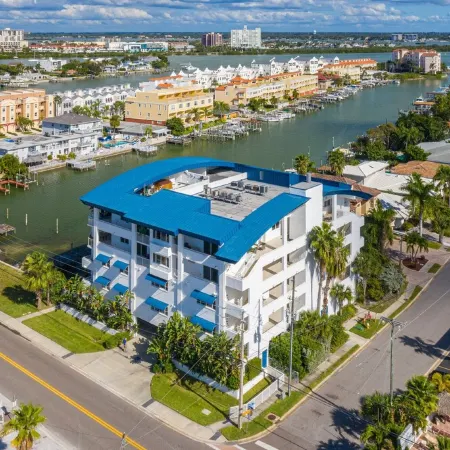 Spacious Waterfront, 3 BR/3 BA, Water Views, Walk to All